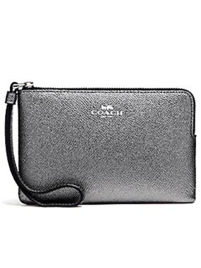 NWOT COACH Metallic Silver Corner Zip Wristlet